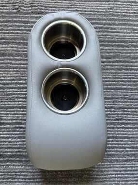 1 OEM Bennington pontoon Moveable Double Cup Holders in Silver Simtex